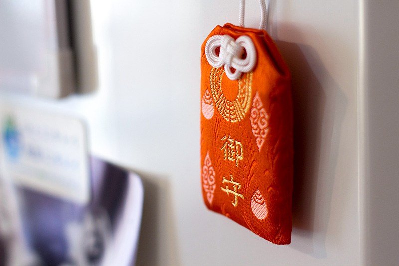 Un omamori du sanctuaire Fushimi Inari à Kyoto (© Japanexperterna.se)