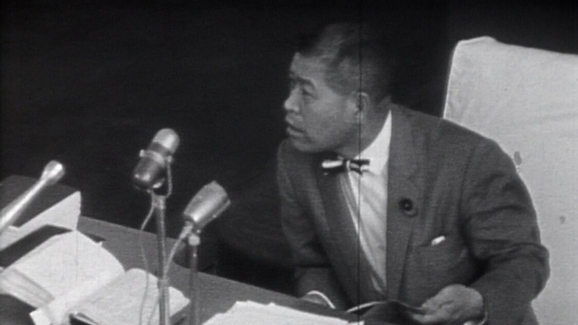 Shimozato « la trompette » Keiryô (1911-1979), avocat connu pour son éloquence et son franc-parler (© Okinawa Television).