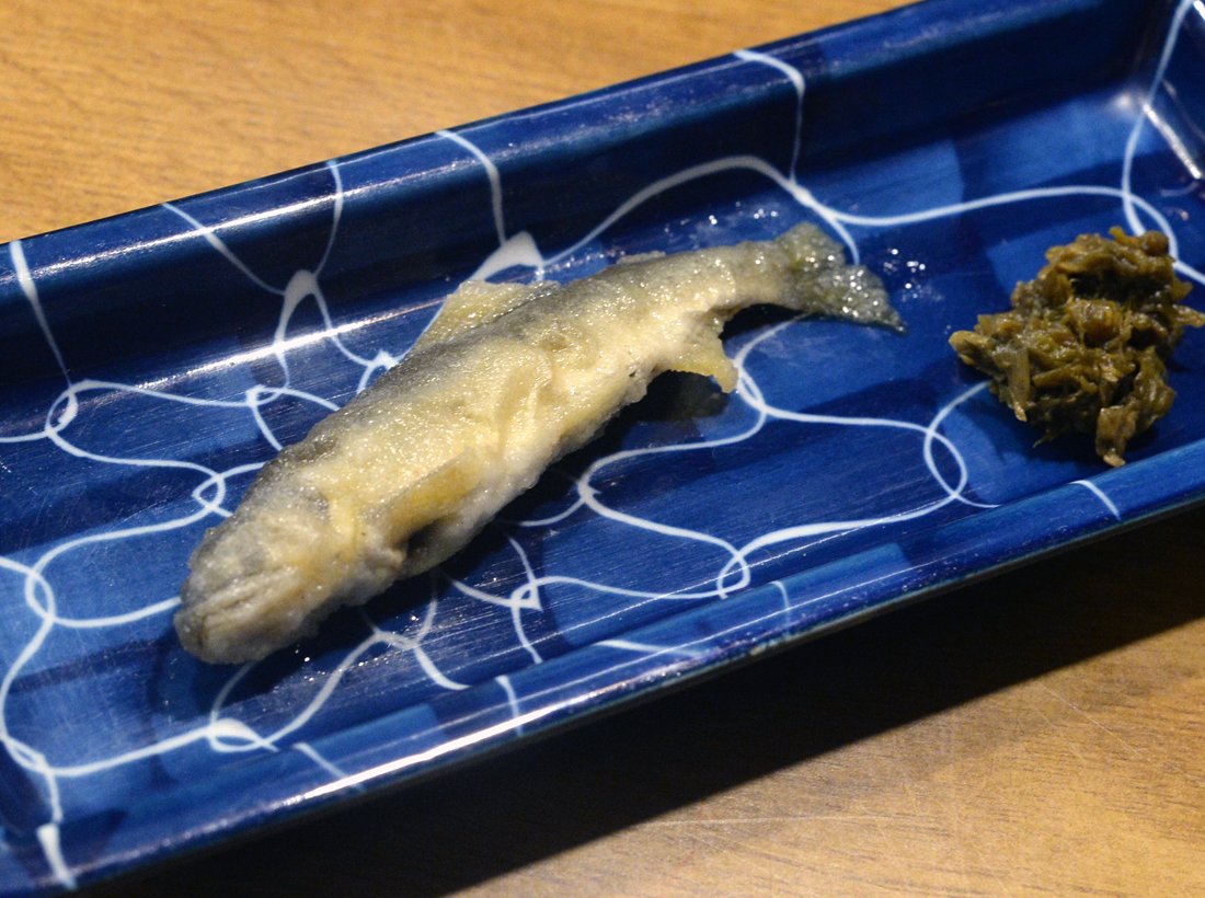 稚鮎の南蛮漬け（お通し）　撮影：嵐田啓明