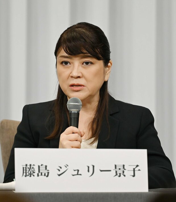 杰尼斯事务所前社长藤岛茱莉景子在记者会上回答问题，9月7日，东京都千代田区（时事社）