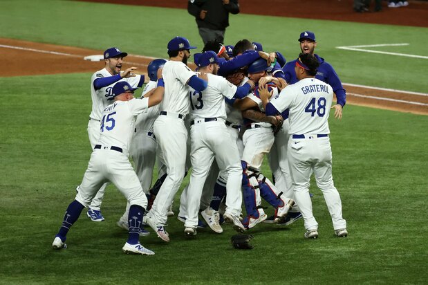 ドジャースは1883年の球団創設以来、7度ワールドシリーズを制覇しているが、21世紀に入ってからは2020年のみ(2020年10月27日、アメリカ・テキサス州) ロイター