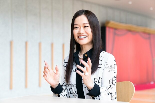 吉田都新国立劇場舞踊芸術監督 撮影:上平庸文