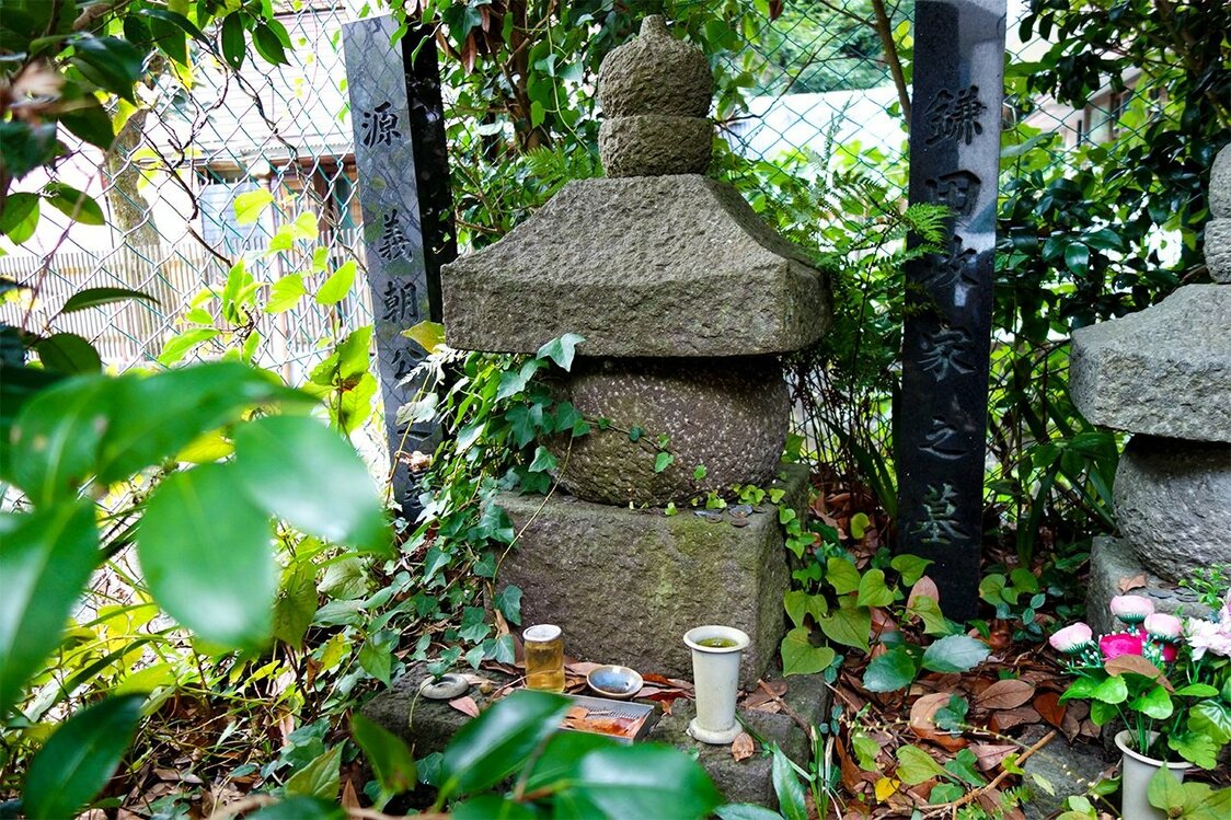 実朝公墓（筆者撮影）