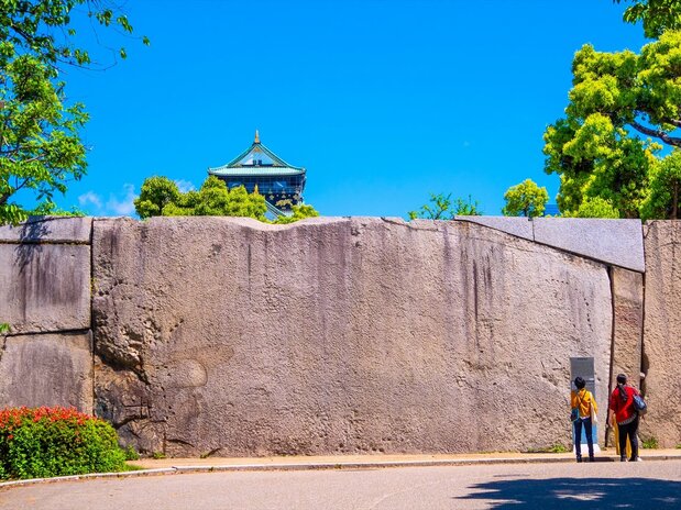 大阪城の蛸石（PIXTA）