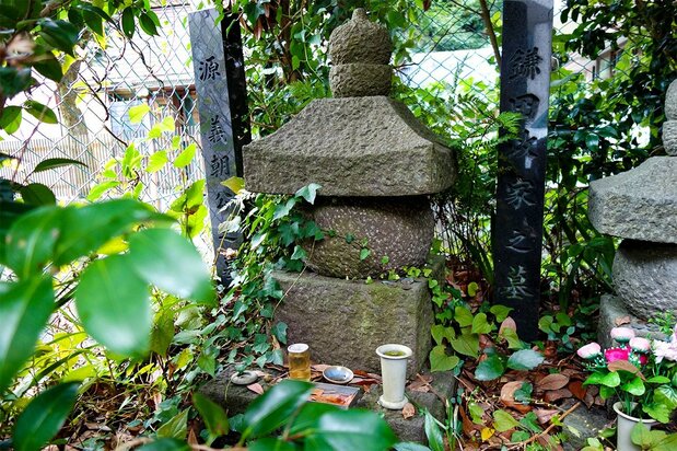 実朝公墓(筆者撮影)