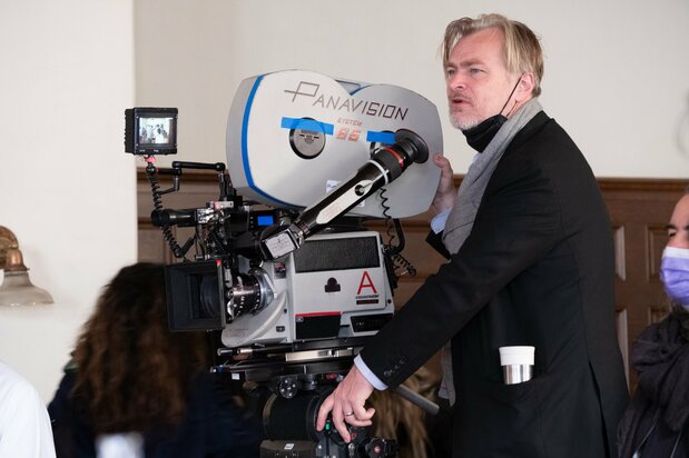 クリストファー・ノーラン監督。前作『TENET テネット』(20)でもオッペンハイマーに言及していた © Universal Pictures. All Rights Reserved.