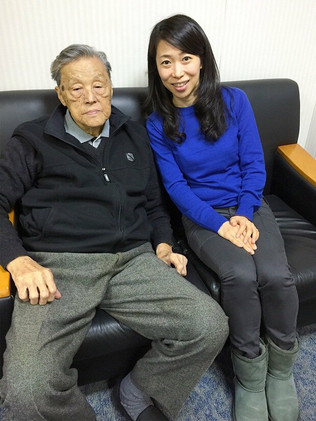 2015年筆者訪問被稱之為「建中橄欖球運動的太祖」張昭雄先生(筆者提供)