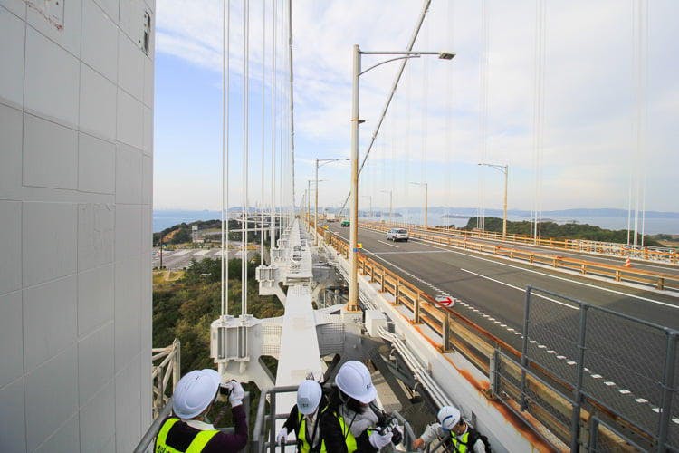 立ち入り禁止ゾーンをゆく！　大迫力の「瀬戸大橋スカイツアー」に潜入した