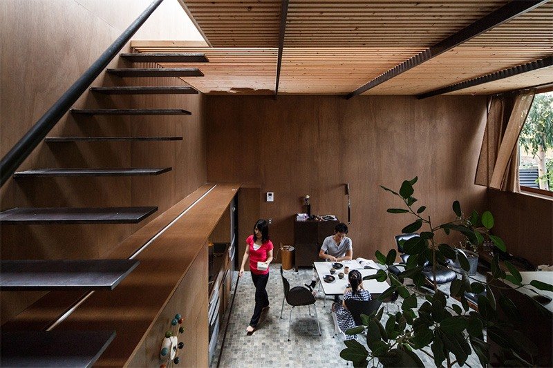 Vista del salón desde la escalera.