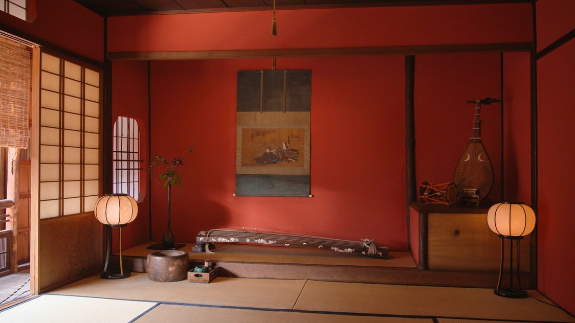 The zashiki Japanese-style room is the stage for geiko performing their art.