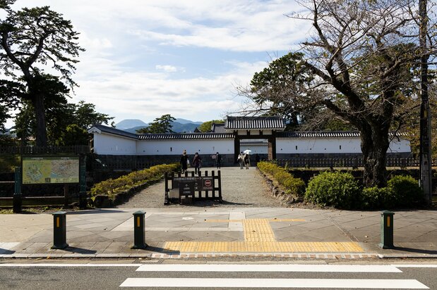 Restored in 2009, the Umadashi Gate beyond the bridge is the castle’s main entrance.