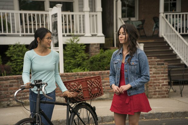 ポールを通じて自分も憧れのアスターに近づくことができたエリーだが…… (画像提供:Netflix)