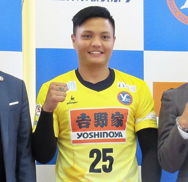 フットサルFリーグ、YSCC横浜の入団会見に臨んだピエリアンアウン選手(2021年9月14日、横浜)共同