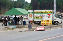 コンビニエンスストア各社が、移動販売車を4月中旬から投入。(撮影=久山城正)