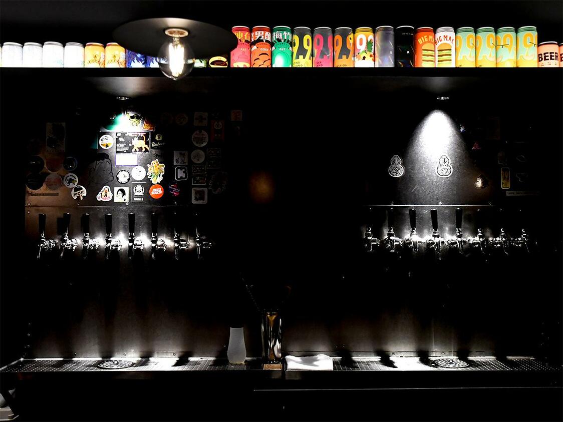 À l’intérieur, un choix de bières artisanales uniques