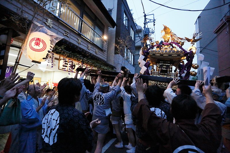 “三社祭”物语：驹形街道“一年中最短的40分钟”