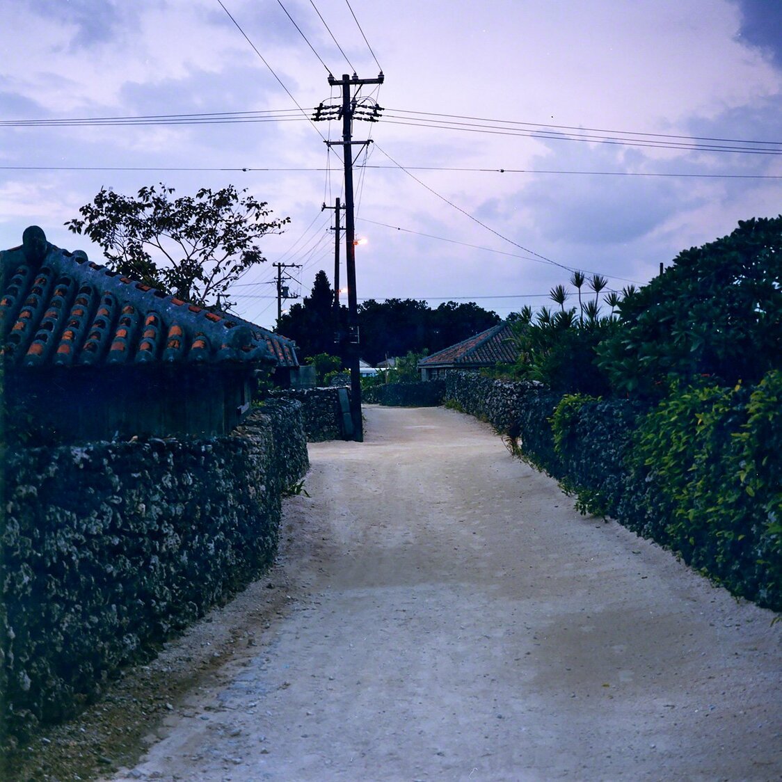 Esta aldea de la isla de Taketomi está designada como conjunto arquitectónico tradicional de interés nacional.