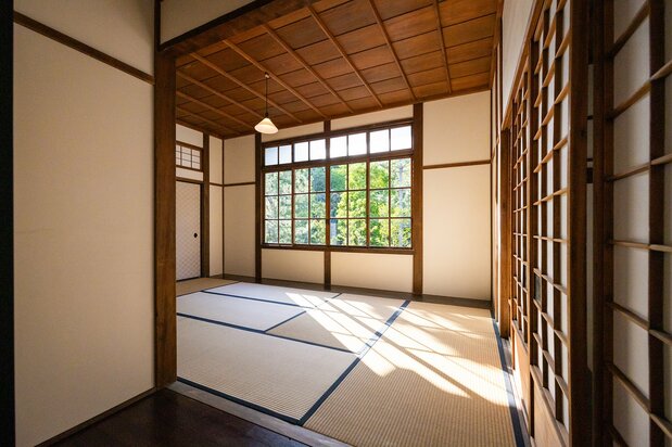 玄关边上保留的书生居室，杉本或在此生活过