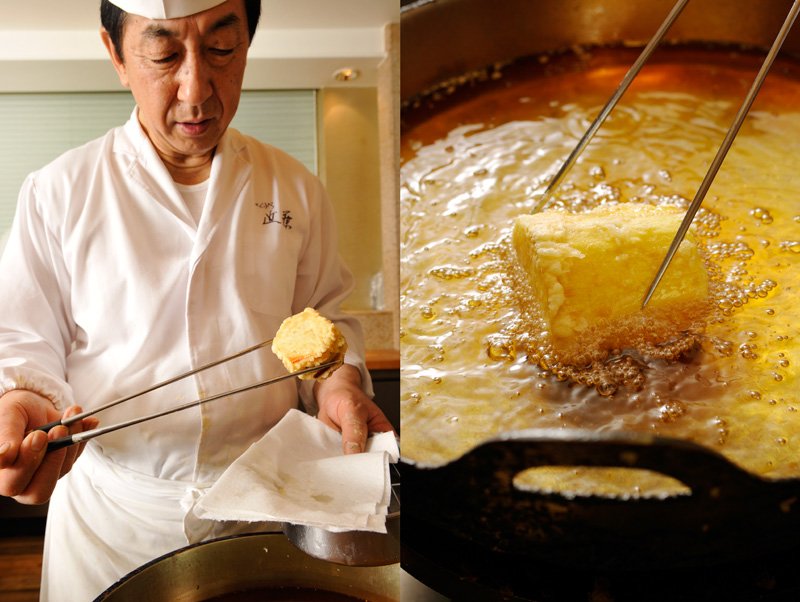 さつまいもの天ぷらを揚げる。ホクホクとした食感は「てんぷら 近藤」ならでは。