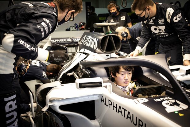 20年のシーズンオフに、イタリアのイモラサーキットで初めてとなるF1マシンのテスト走行に挑んだ角田 写真:熱田護(CHRONO GRAPHICS)