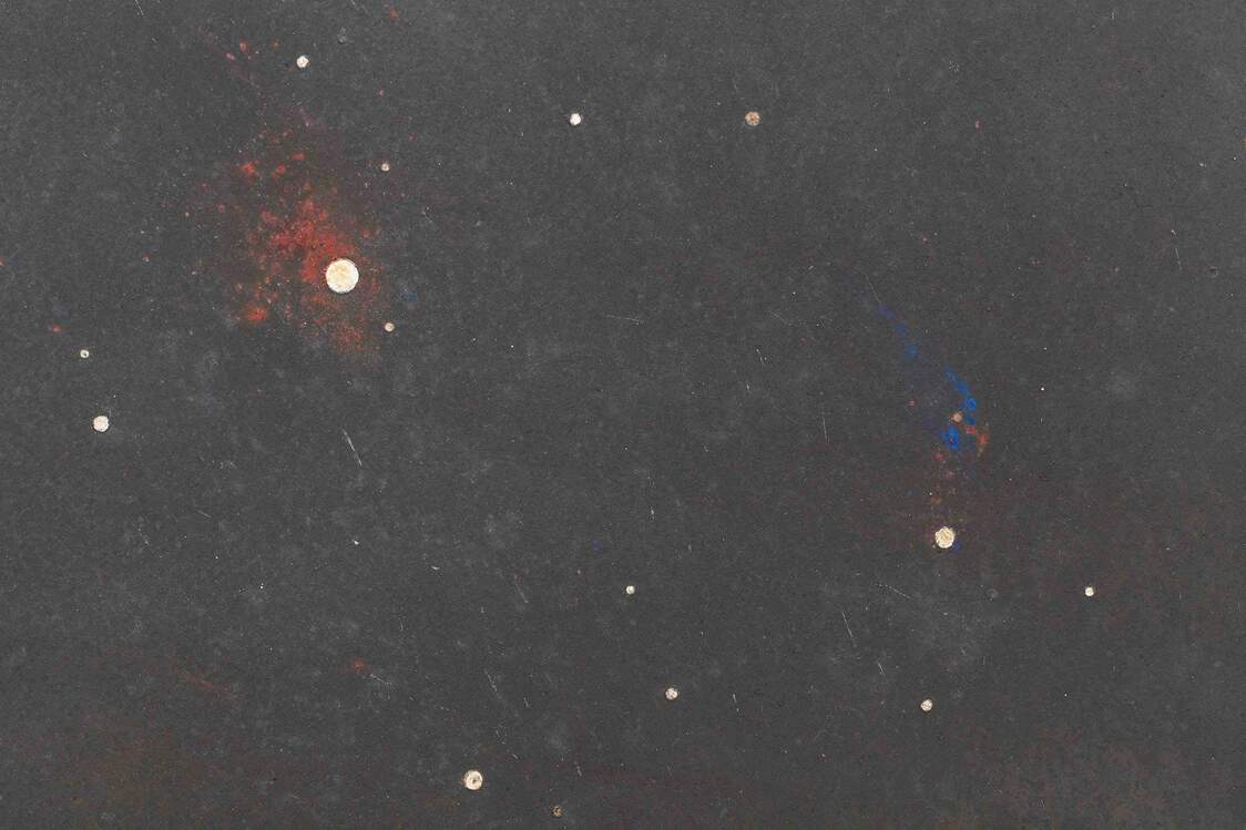 A portion of the fusuma illustration. The colors may change over time, causing these stars to show different aspects. (Photo courtesy of Yamaguchi Kazuya.)