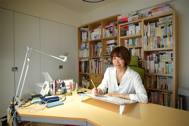 山崎麻里：在异文化里成长的奇特漫画家