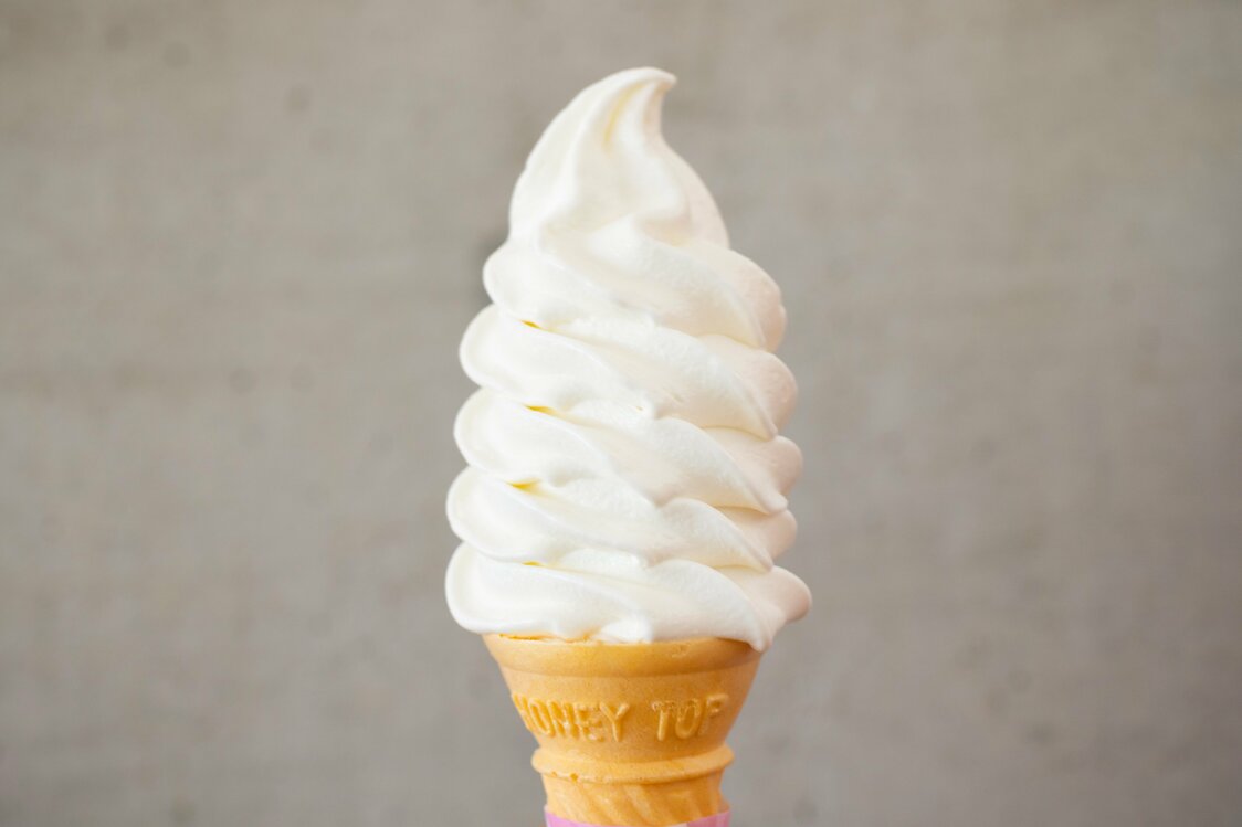 Helado de queso camembert elaborado con leche de la región de Higashimokoto.