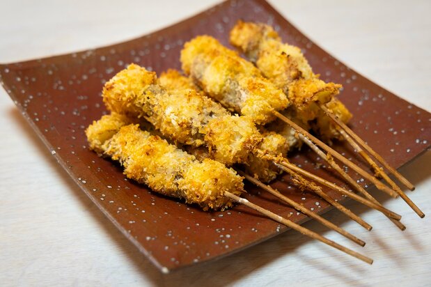 Кусикацу Мисаки отличается отменным вкусом и текстурой, а лёгкое послевкусие стимулирует аппетит