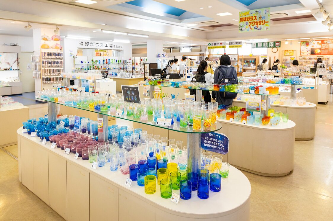 Souvenir shopping at the park’s shop is the perfect way to finish a visit.