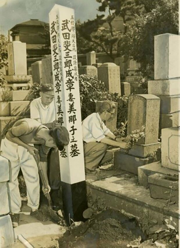 東本願寺函館別院船見支院の武田斐三郎の妻、美那子の墓 写真:函館市中央図書館蔵