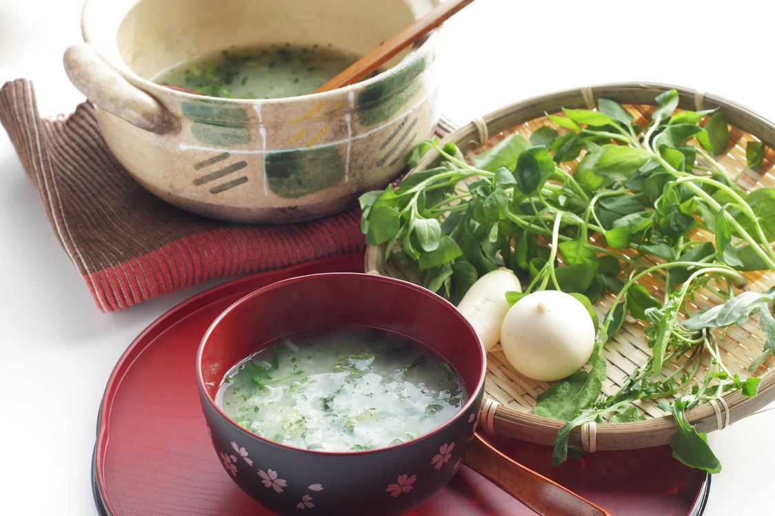 Seven herbs go into making nanakusa-gayu. (© Photolibrary)