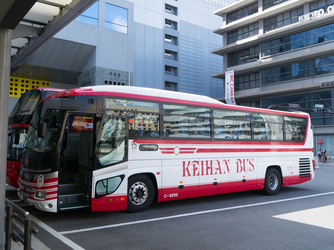 満員になることも多い、京都定期観光バス「Kyoto Highlights」