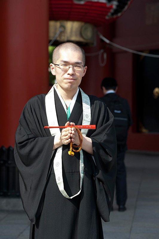 浅草寺の網野義康（あみの・ぎこう）さん。