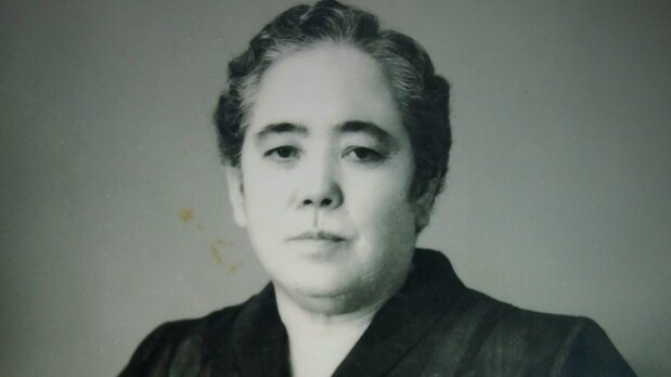 「サンマ裁判」を起こした魚屋の女将、玉城ウシ　©沖縄テレビ放送