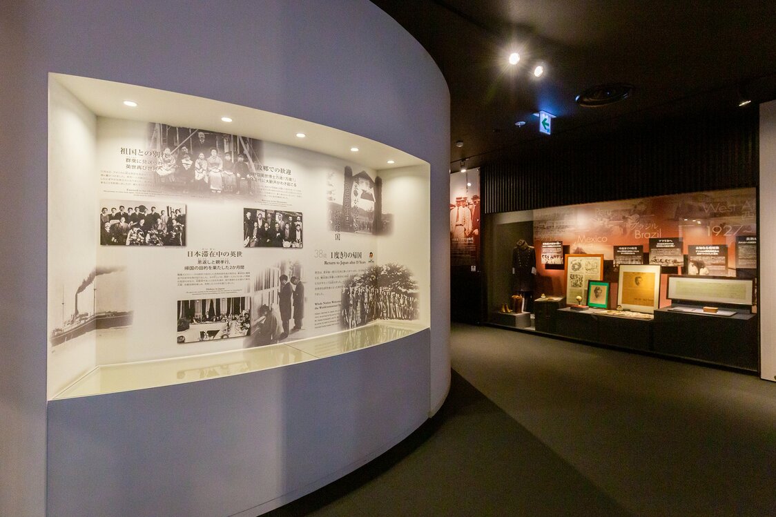 Des photographies montrant l’accueil chaleureux qu’a reçu Noguchi lors de son retour au pays.