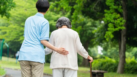 高齢者の介護費：2025年度は過去最高12兆円超 前年度より2827億円増―厚労省まとめ