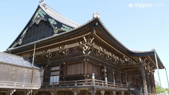 【4K動画】風格ある外観、内部は金色に輝く国宝・御影堂：三重県津市の専修寺