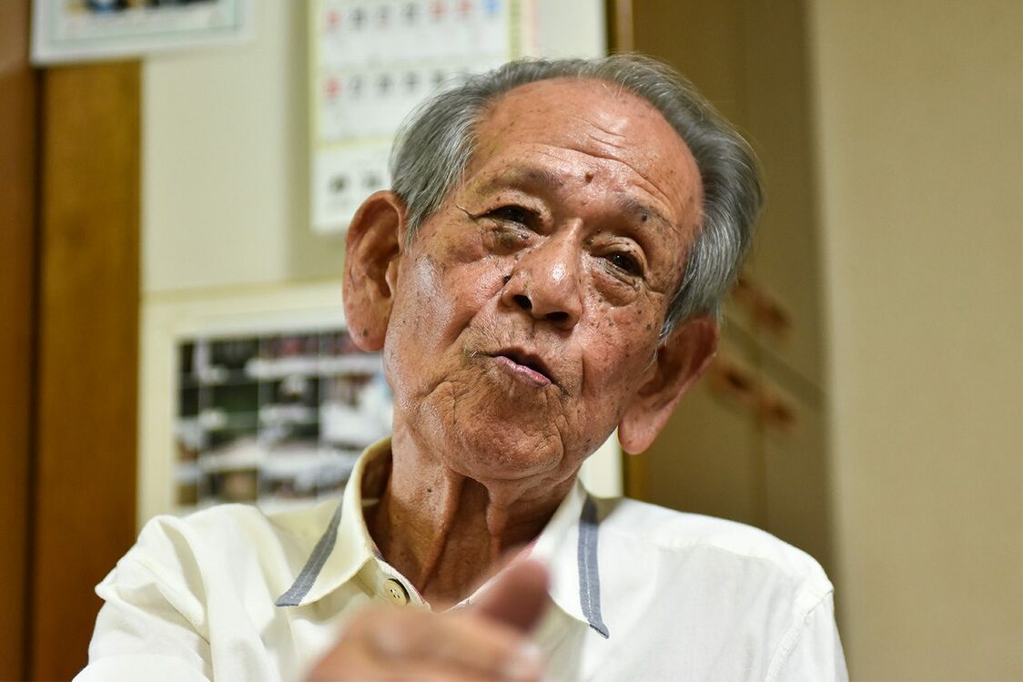 栄丸で家族6人を失い、唯一生き残った洲鎌久人さん＝7月4日、沖縄県浦添市の自宅