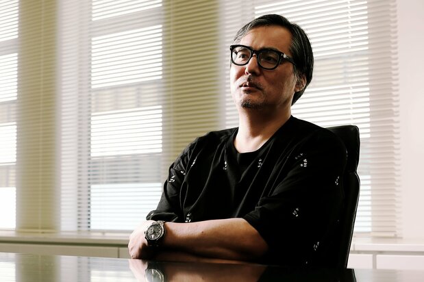 Hoshino Tetsuya nació en 1965 en la ciudad de Kitakyūshū, en la prefectura de Fukuoka. Desde que se mudara a Tokio en 1986 ha estado involucrado en el negocio de los restaurantes. Jazz kissa Basie – Swifty no Ballad es su primer trabajo como director.