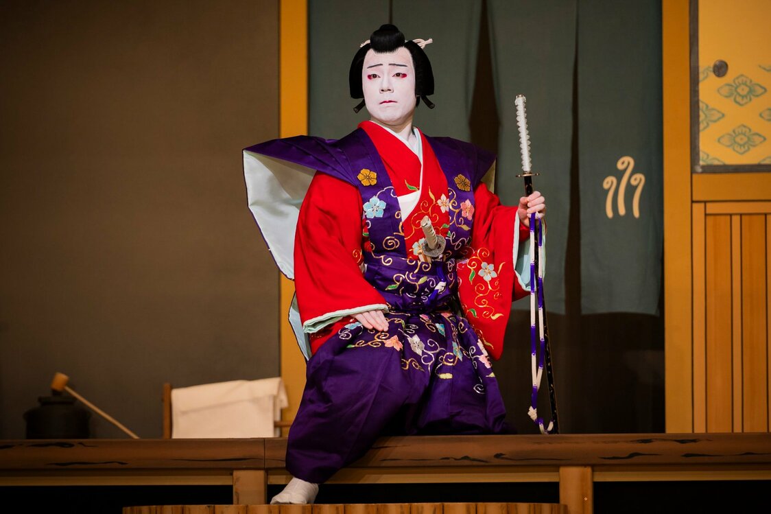 いいなずけと祝言を上げる十次郎