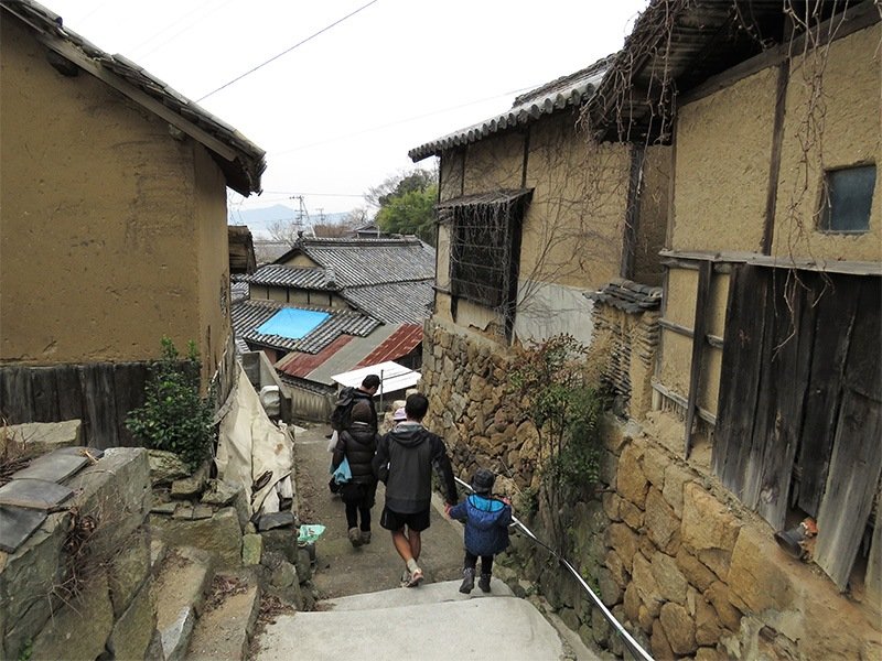 村落中几乎都是坡道