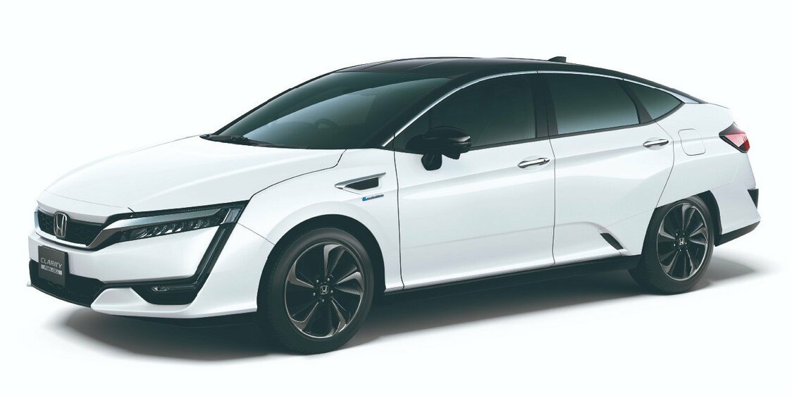 ホンダが究極のクリーンカーとして2021年9月まで販売した「CLARITY FUEL CELL」　©HONDA