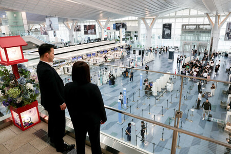 À l’aéroport de Haneda, une unité spéciale veille jour et nuit pour empêcher la fuite des criminels