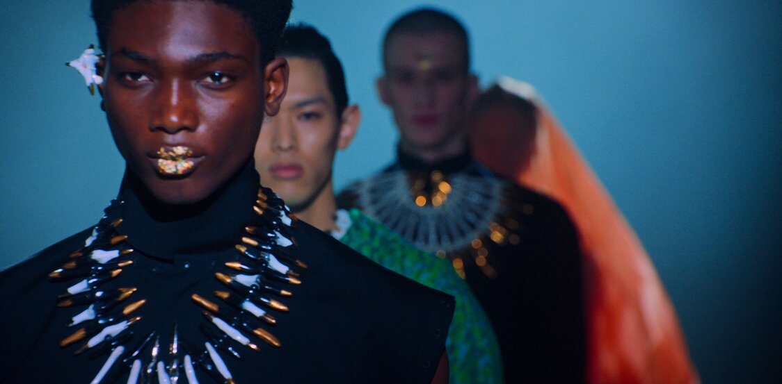 « Dust to Dust » : le couturier Nakazato Yuima face au gaspillage dans le monde de la mode
