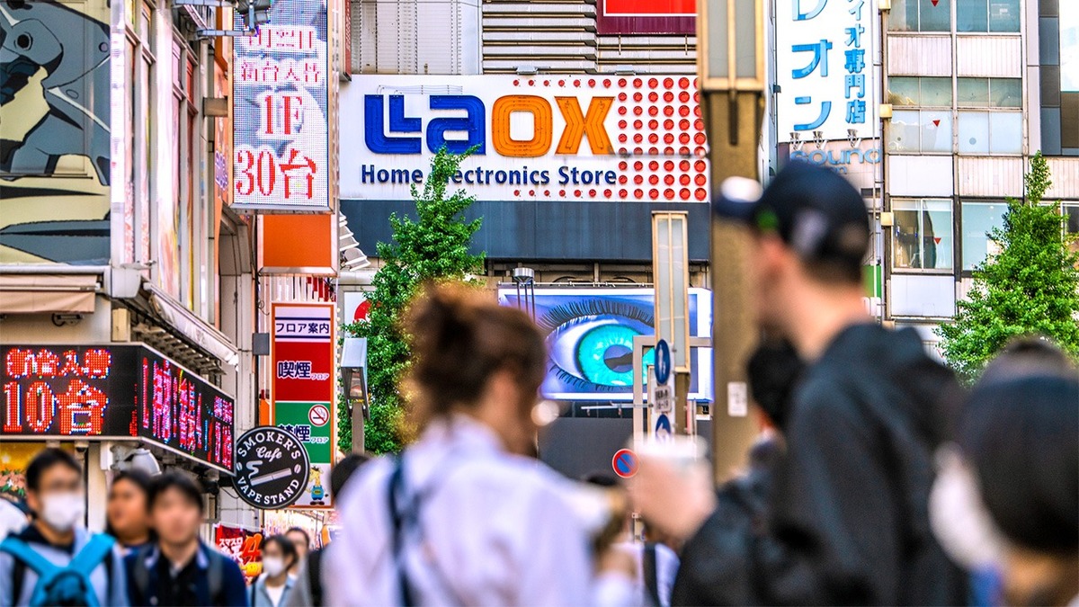 Japan Shifts to “Pay Now, Refund Later” Tax-Free Tourist Shopping from November