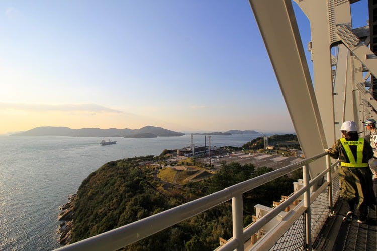 立ち入り禁止ゾーンをゆく！　大迫力の「瀬戸大橋スカイツアー」に潜入した