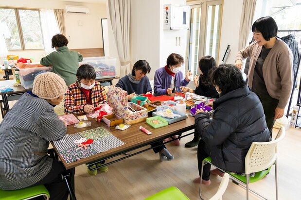 活动是临时召集的,但也有六七人前来参与