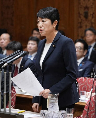 Japan PM Apologizes over Ex-Farm Minister's Resignation