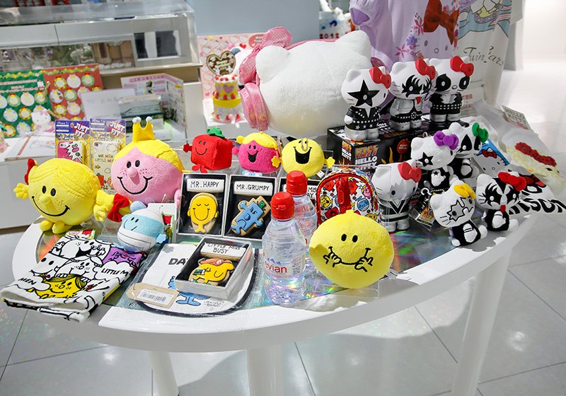 写真手前に並んでいるのが『Mr. Men Little Miss』のキャラクターたちだ。