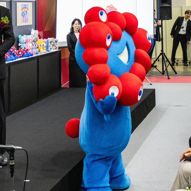 Myaku-Myaku ha contribuido a que las ventas de productos bajo licencia de la Exposición Universal superen los 120 mil millones de yenes.
